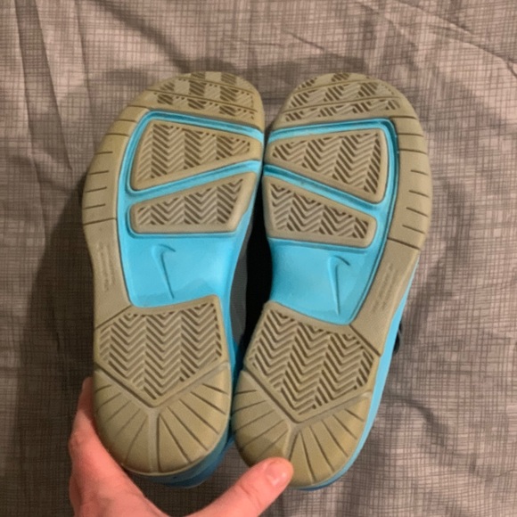 Youth basketball shoes - Picture 4 of 6